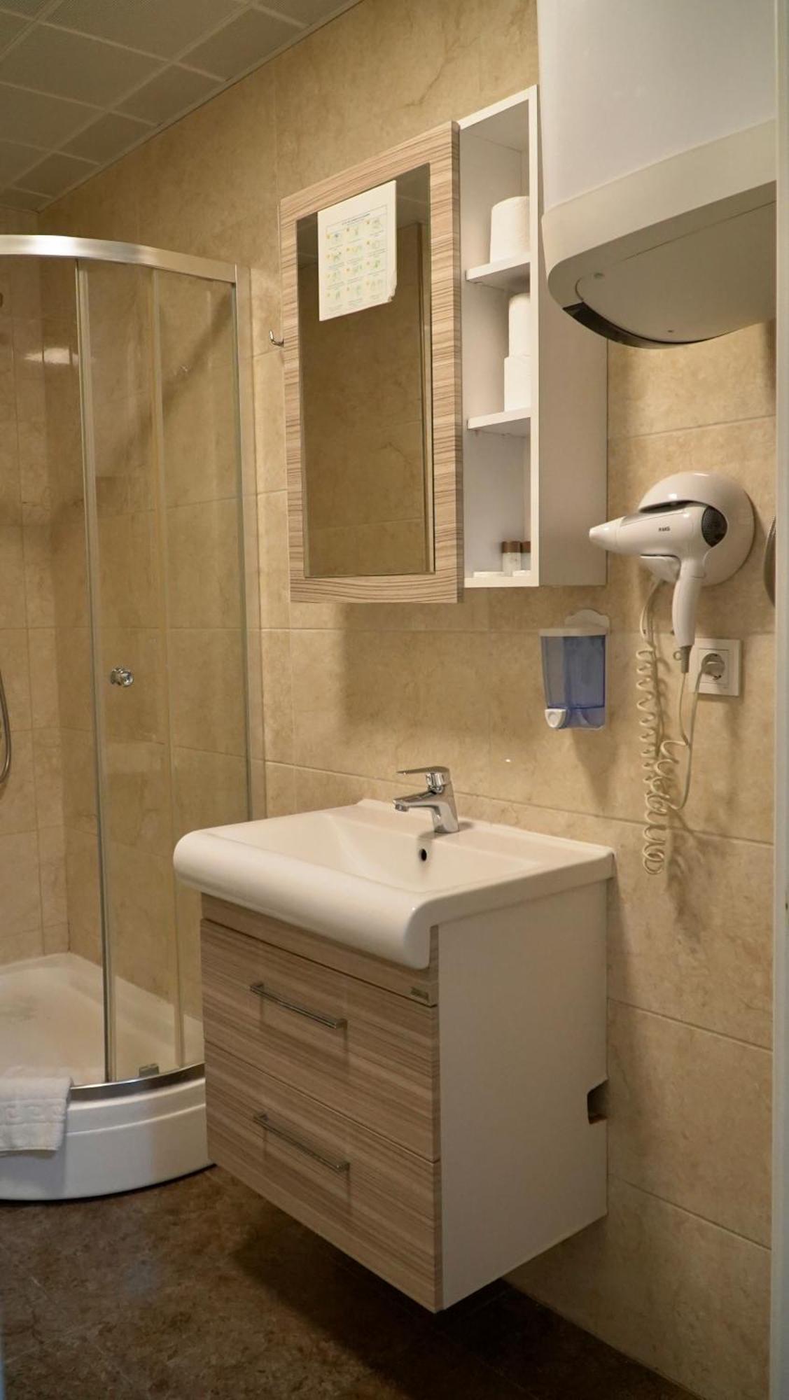 Skyport Istanbul Hotel Bagian luar foto